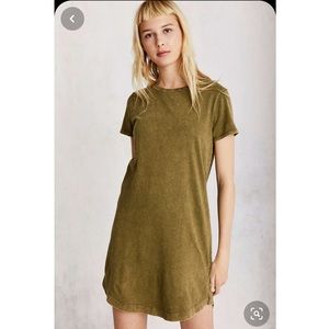 BDG Morisette T-Shirt Dress in Olive Green